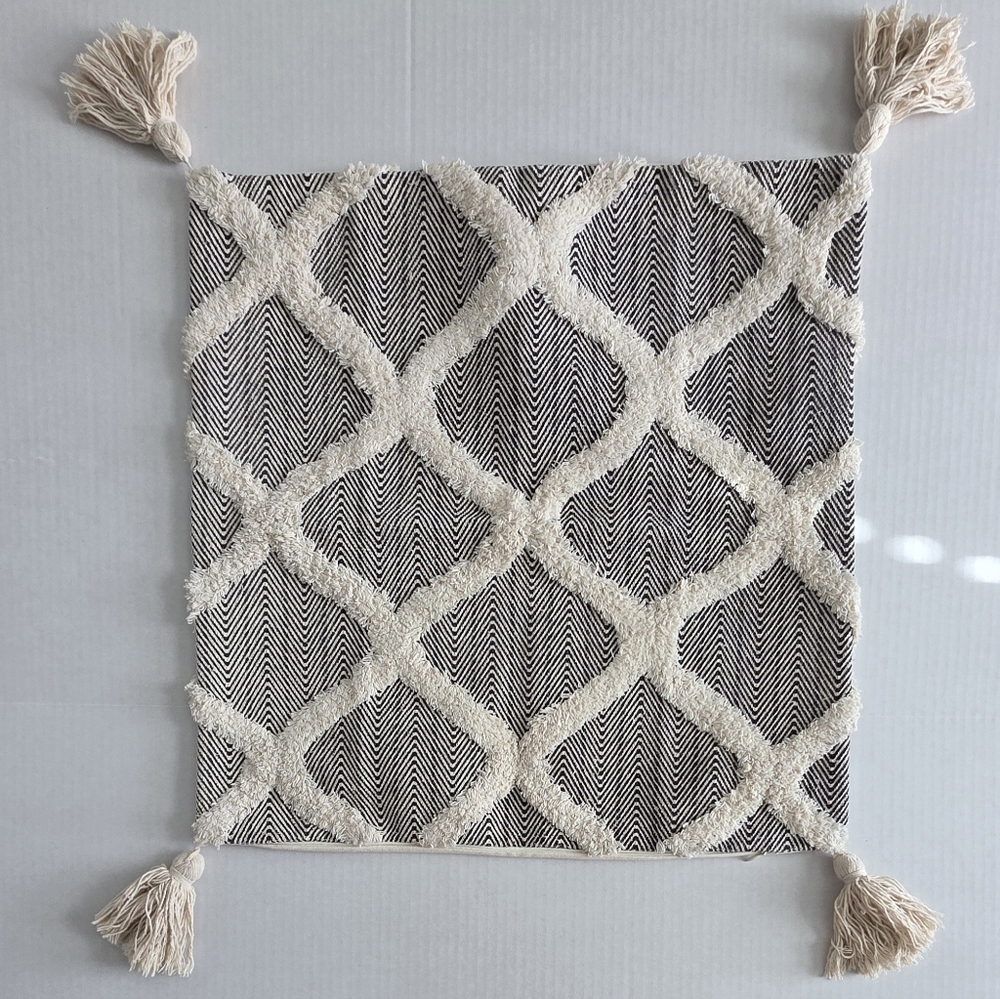 Pillow Sham with Tassels Aztec Tribal Print 20x20 Inches